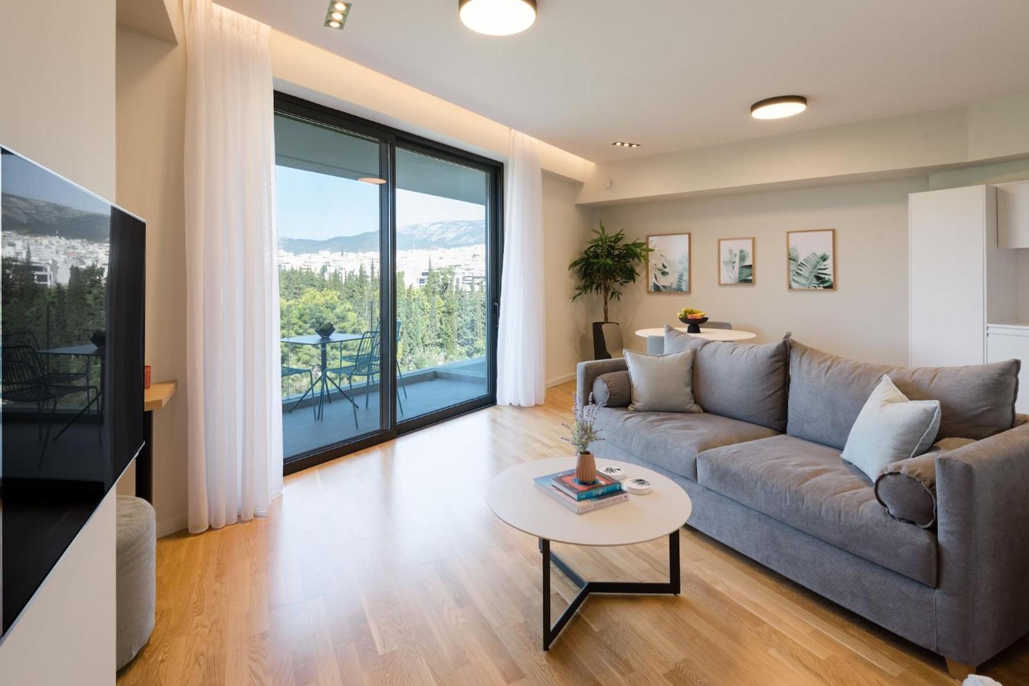 Urban Apt With Stunning Acropolis View & Roofdeck Атина Екстериор снимка