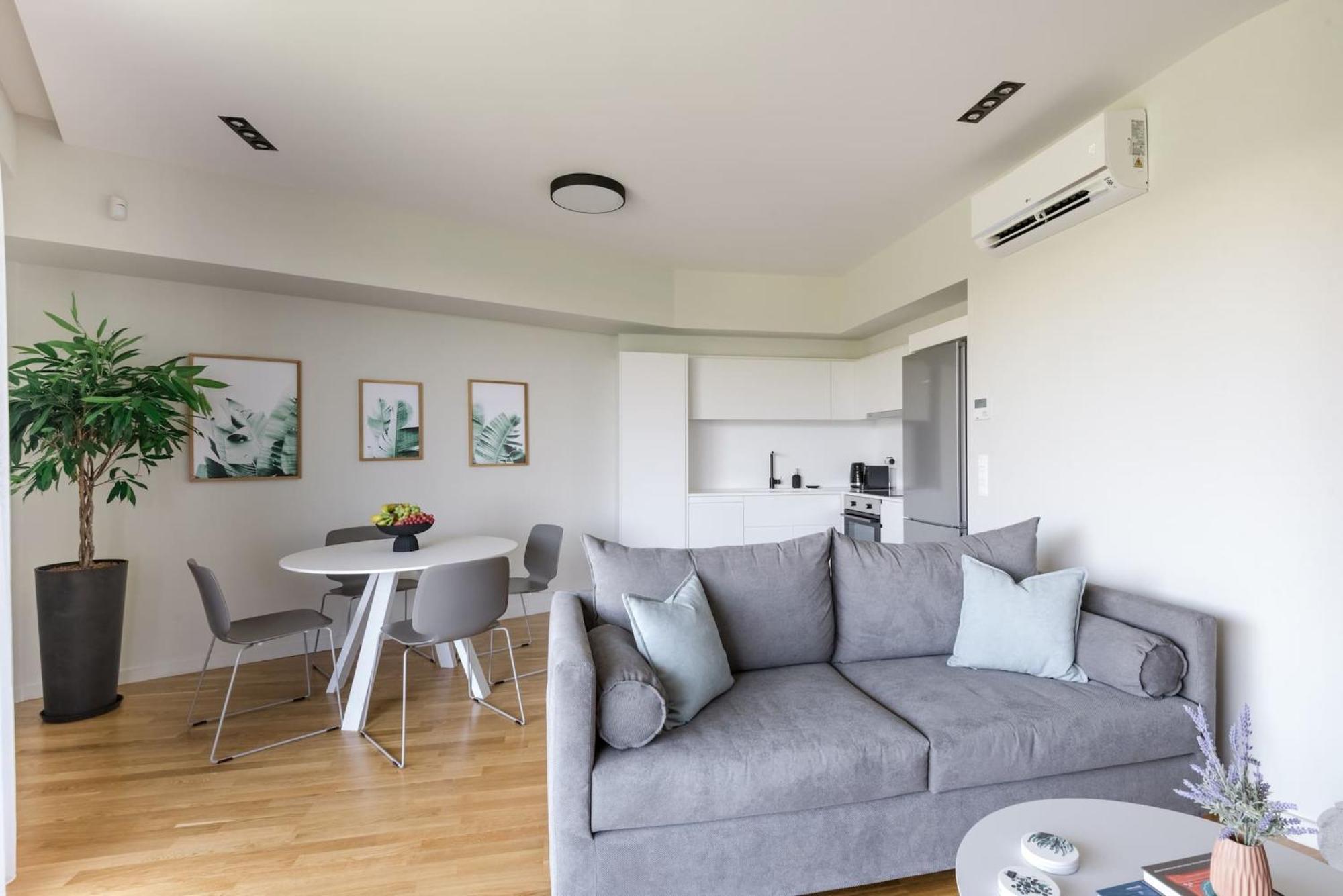 Urban Apt With Stunning Acropolis View & Roofdeck Атина Екстериор снимка